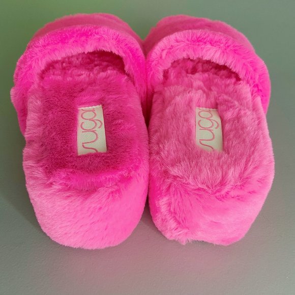 Sugar Wryde Hot Pink Platform Womens Fluffy Slip On Fur Slipper - Picture 4 of 4